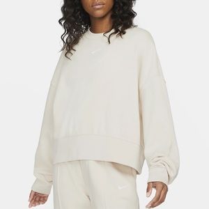 NWT Nike Essentials Women’s Oversized Fleece Crew Sweatshirt Pearl White